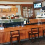 和食亭こもり - 店内　寿司屋です。