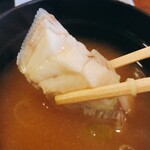 和食亭こもり - 味噌汁にはカワハギが入っていました。