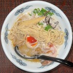 Kushiya Motsuya Bucchigiri - ストレート中太麺