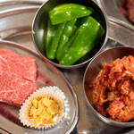 焼肉ヒロミヤ - 2022.10 和牛赤身ステーキ、和牛薄切りタレ焼き