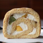 PATISSRIE BOULANGERIE ENTIER - 季節のフルーツロール