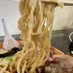 らー麺　Do・Ni・Bo - 平打ちのちぢれ太麺をリフトUP⤴️