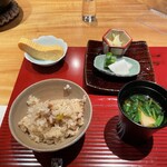 おおたに - 鯛と銀杏、蓮根の炊き込み御飯、巻き湯葉と法連草の赤出汁、出し巻き卵