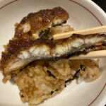 炭焼うな富士 - 鰻のサイズは流石3Pですね。