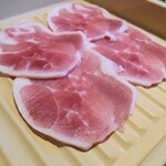 Shabushabu Onyasai - 鴨しゃぶ御膳　2,068円の鴨しゃぶ1皿め