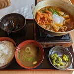 しゃぶしゃぶすき焼どん亭 - 豚チゲ鍋膳￥869-