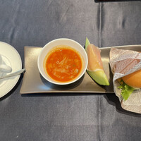 アラゴスタ - コーヒー、ミネストローネ、生ハムメロン、フィッシュバーガー