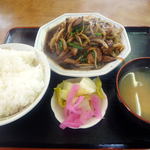 美うら食堂 - ニラレバ炒め定食