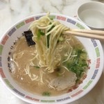 丸星ラーメン - 麺リフト。