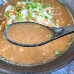 ラーメン　ガキ大将 - 濃厚味噌ラーメン(全粒粉製麺)のスープ