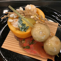 京懐石 螢 - 先付　柿の胡麻白和え　菊菜　小芋（石川？）の月見見立て