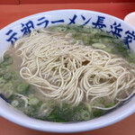 元祖ラーメン長浜家 - 替玉は100円