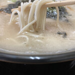やまみラーメン - 麺リフト