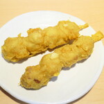 Satsumaa Geno Hayama - カレー団子（2本￥216）。串ごとワイルドに揚げてあり、思った以上にカレー粉が香る