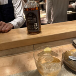 SUGALABO - カレーに、何を合わせようか？　赤ワインは違うので、ウイスキーのロックと閃き、頼んでみて