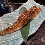 超グルメ回転すし 武蔵丸 豊橋三ノ輪店 - 穴子一本握り