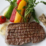 ランチの甲州麦芽ビーフもも肉のグリエ