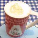 ピーターラビット ガーデンカフェ  - ラテ・アートはピーターの一人で育てたお母さんウサギと3つ子の妹たちにしました♡完成度高いですね。
