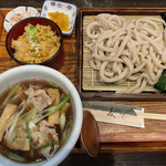 Musashino udon mugiwara - 肉つけ汁うどん+ごはんセット（たぬきごはん）