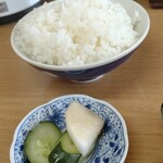 江ちゃんラーメン - ご飯と漬物