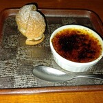 瀬里奈 - モンシェルトントンから出前した、クレームブリュレのクッキーシューアイス添えです。