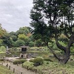 平塚亭つるをか - 薔薇はなくとも池がある