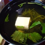 Umemoto - お吸物は卵豆腐と三つ葉が浮く！