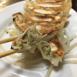 新宿飯店 - にんにくが効いてて皮が甘め　byまみこまみこ