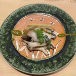 鮨処 池上 - 昆布出汁で3時間蒸した下関の巨大鮑