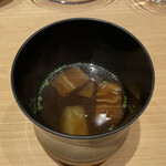 鮨処 池上 - 茄子の赤出汁