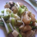 赤坂 四川飯店 - ホタテと黄ニラの塩味炒め