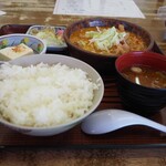 もつ煮屋 日の出食堂 - 