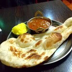 KHANA KHAJA Indian.Nepali Asian Dining & Bar - マトンカレー、ナン、ターメリックライス