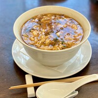 青菜 丸の内ブリックスクエア店 - 黒酢のサンラータン麺（1550円）
