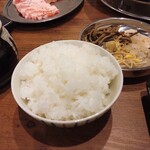 炭火焼肉 ととり - いちほまれのごはん　おかわり自由！