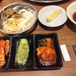 炭火焼肉 ととり - 