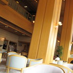 ロビーラウンジ すみれ - 日本料理山茶花入口が見えます