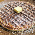 ロビーラウンジ すみれ - ワッフルセット1050円（ドリンクは珈琲か紅茶）