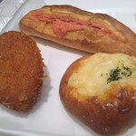 リトルマーメイド - 博多明太子バターフランス 260円(税別)
            オニオンハムチーズ 210円(税別)
            赤ワイン仕込みのカレーパン 250円(税別)
            