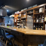 炭火焼鳥あおとり - 店内