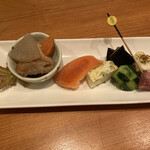 蕎麦食彩 さいとう - 突き出し300円