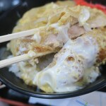 味処花しょく - 熱々のカツです