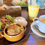 Sun Plus Cafe - 