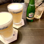 ブッチャーズテーブル - ランチセットのヒューガルデンホワイト450円とジンジャーエール100円