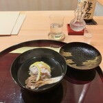 海老亭別館 - ベニズワイガニと舞茸のお吸物。
