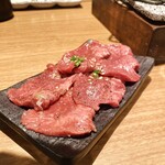 神田焼肉 俺の肉 - 