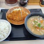 かつや - とん汁定食@659円