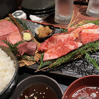 肉匠 牛虎 西中島店 - 