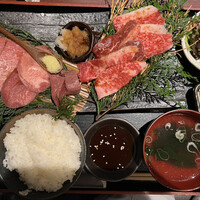 肉匠 牛虎 西中島店 - 