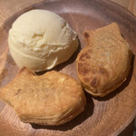 炭劇場 徳永座 - たいやきとバニラアイス